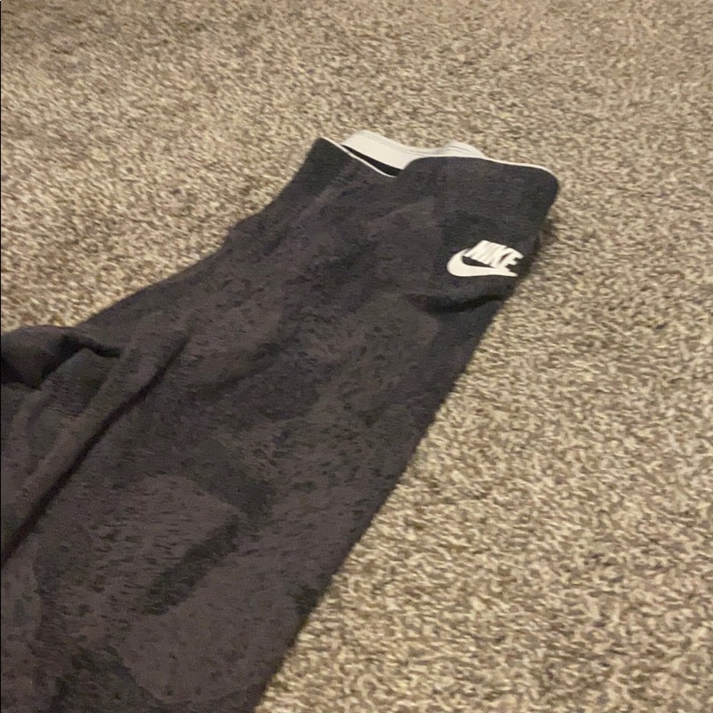Nike leggings NEVER WORN no tags